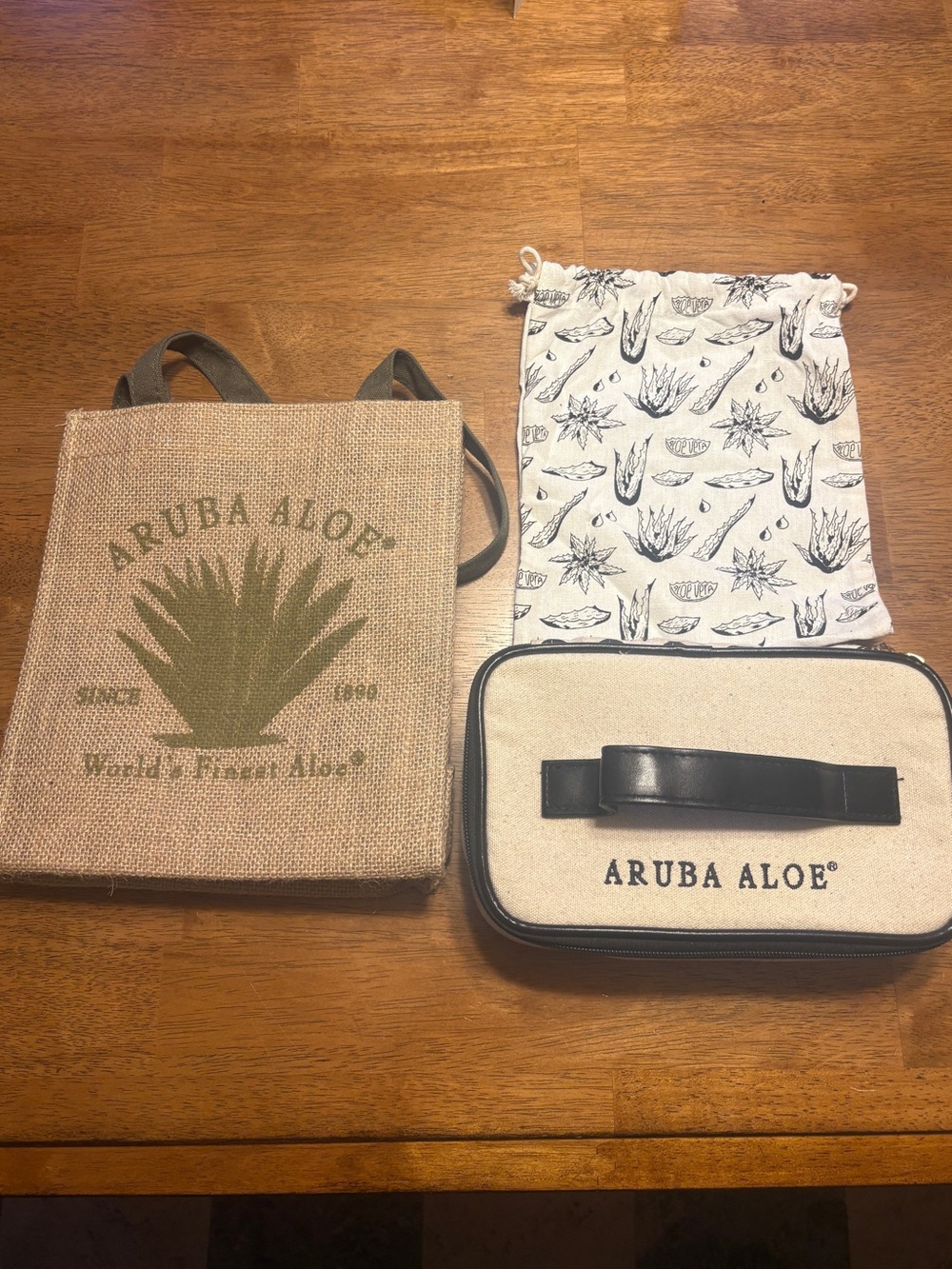 Aruba Aloe Bag Set